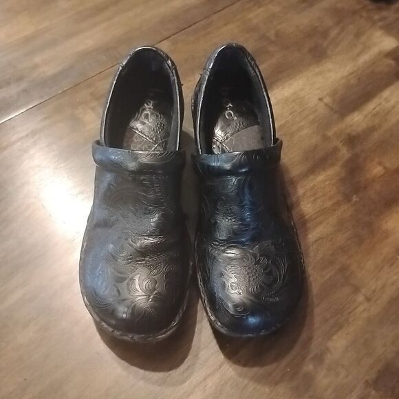 BOC BORN CONCEPT CLOGS EMBOSSED PAISLEY LEATHER SHOES - Picture 3 of 10